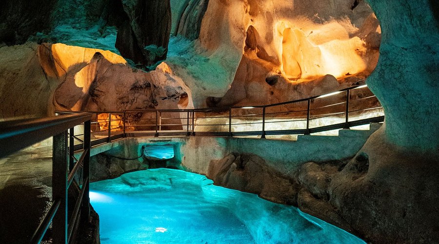 Imagen de una de las salas de la Cueva del Tesoro.